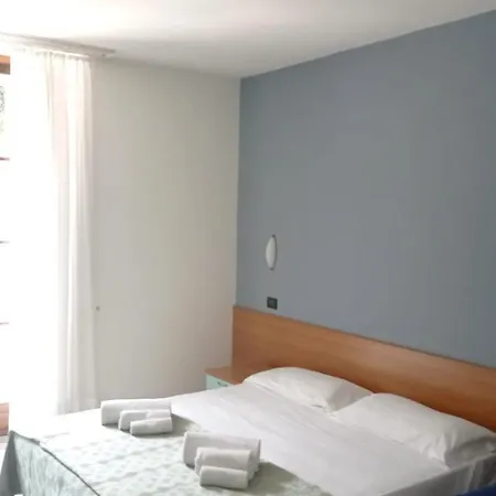 La Pace Hotel